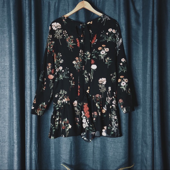 💥24 HR CLEAR-OUT💥 Zara Floral Playsuit - Picture 2 of 4